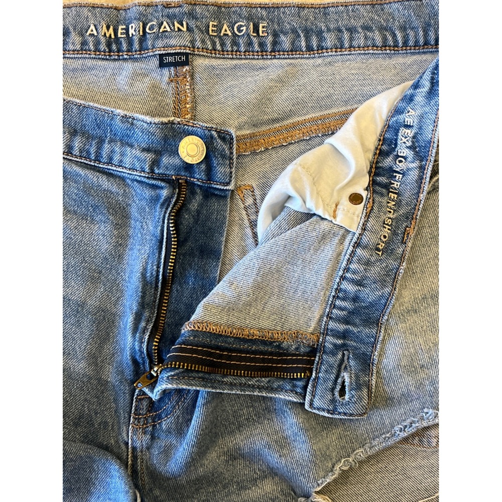 American Eagle Ex-Boyfriend Distressed Denim Shorts Medium Wash Blue Womens 20
